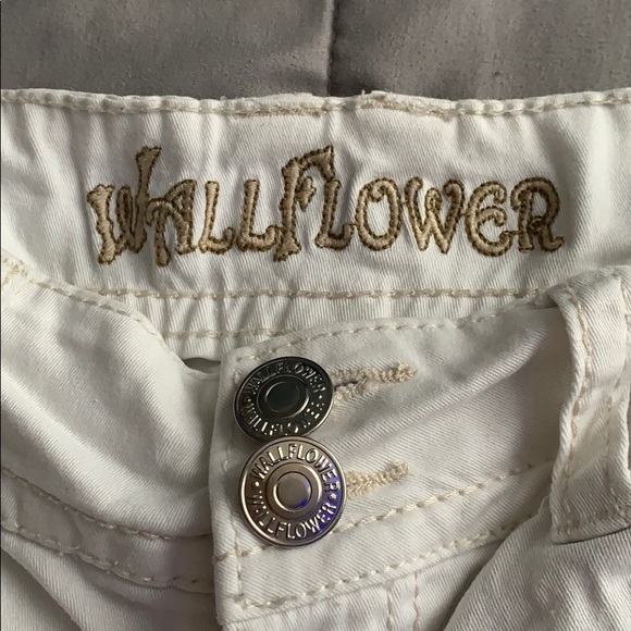 White Wallflower jean shorts - Picture 2 of 4
